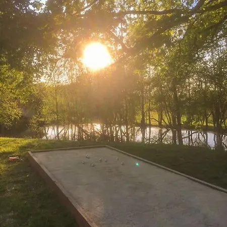 Escapade Isolée Dans Les Bois, Piscine&étangs * Brossac